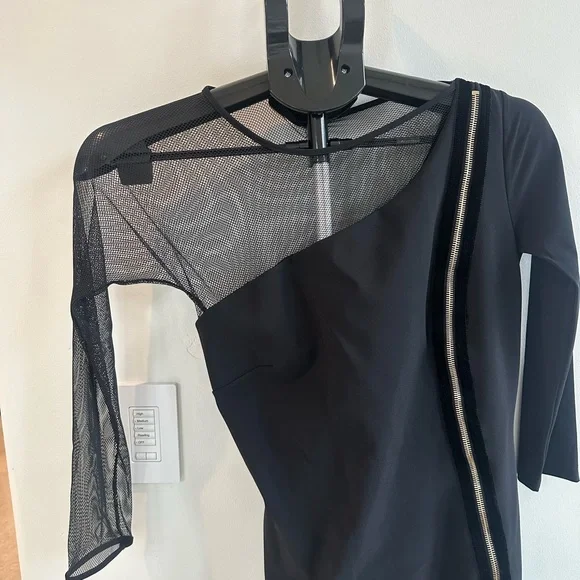 Chiara Boni Asymmetric Column Gown - Picture 4 of 8